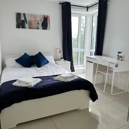 3 Bed Cozy - Next To Leeds Centre &