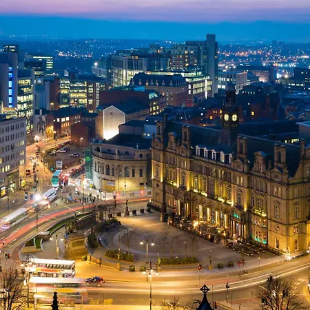 3 Bed Cozy - Next To Leeds Centre &