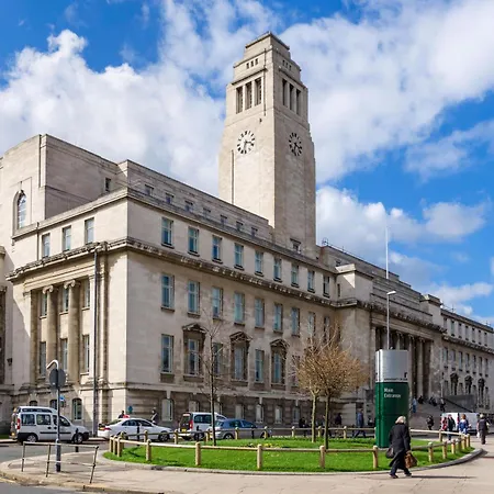 3 Bed Cozy - Next To Leeds Centre & 利兹