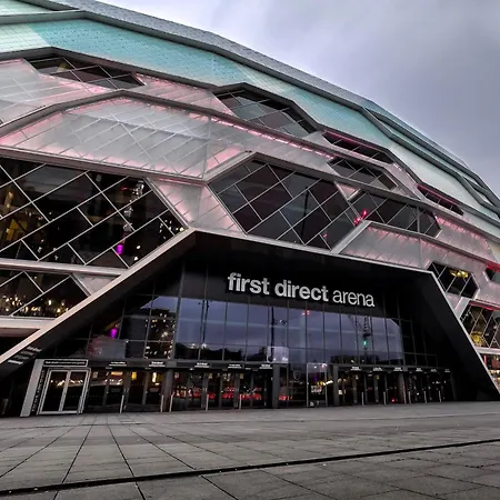 3 Bed Cozy - Next To Leeds Centre & *