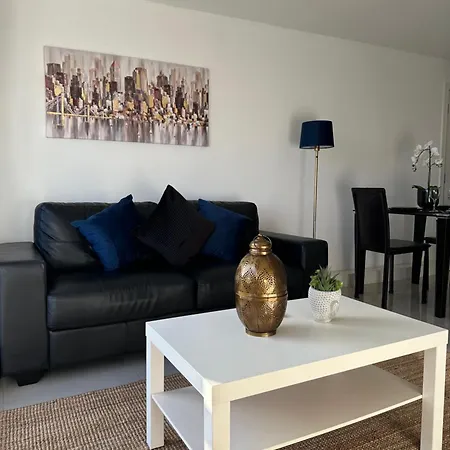 3 Bed Cozy - Next To Leeds Centre & * Leeds