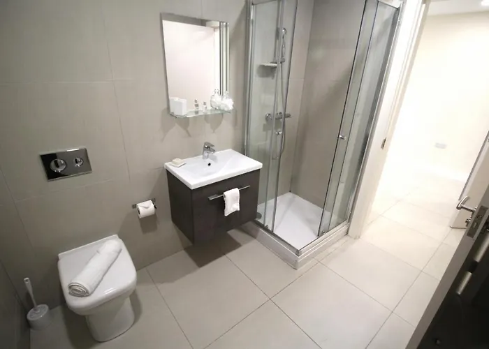 3 Bed Cozy - Next To Leeds Centre & 公寓