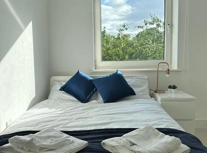 3 Bed Cozy - Next To Leeds Centre & 公寓 *