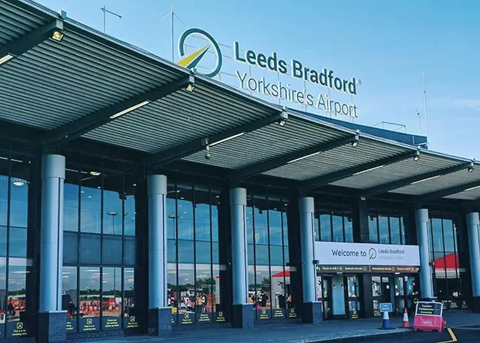 3 Bed Cozy - Next To Leeds Centre & * 利兹