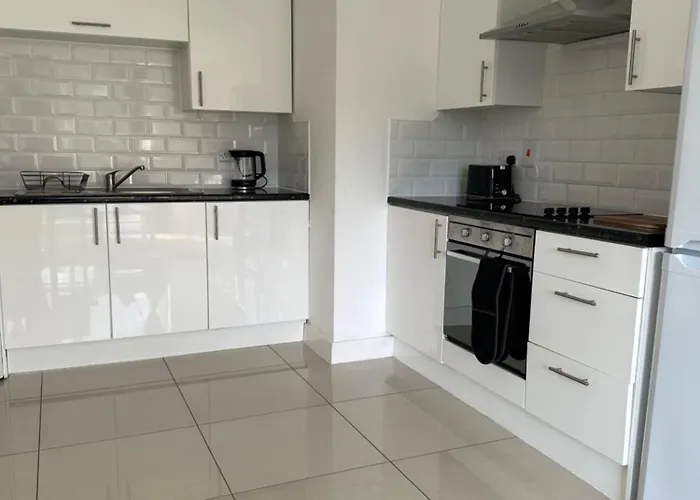 3 Bed Cozy - Next To Leeds Centre & 公寓 *