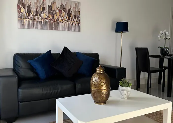 3 Bed Cozy - Next To Leeds Centre & * 利兹