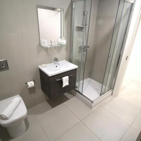 3 Bed Cozy - Next To Leeds Centre & شقة