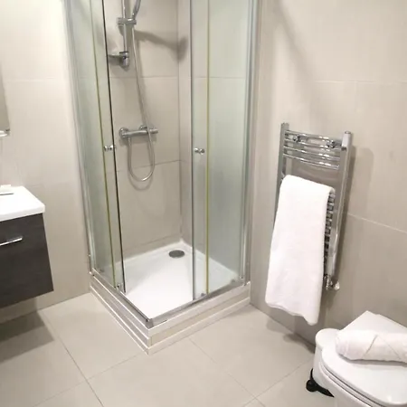 شقة 3 Bed Cozy - Next To Leeds Centre & *