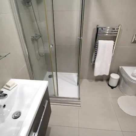 شقة 3 Bed Cozy - Next To Leeds Centre & *