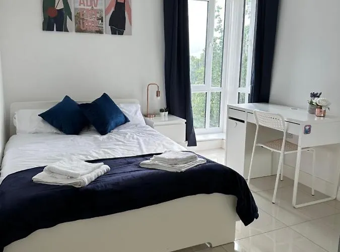 3 Bed Cozy - Next To Leeds Centre &