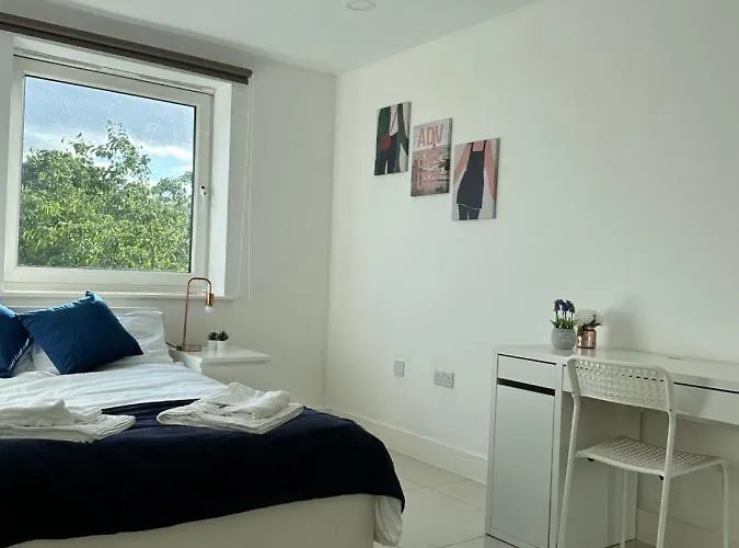 Apartment 3 Bed Cozy - Next To Leeds Centre & *