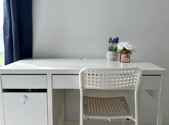 3 Bed Cozy - Next To Leeds Centre & Apartment