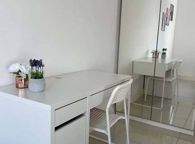 3 Bed Cozy - Next To Leeds Centre &