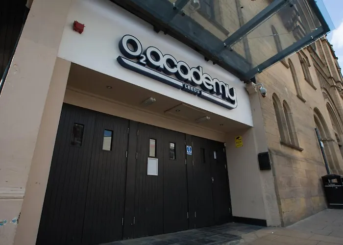 3 Bed Cozy - Next To Leeds Centre & Leeds (West Yorkshire)